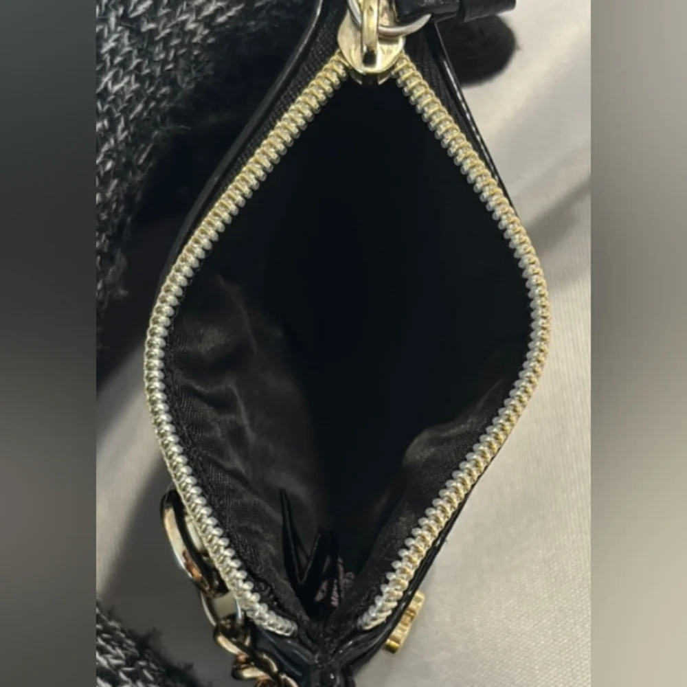 New💕Victoria's Secret Black and Gold Key Card Holder - Picture 4 of 7